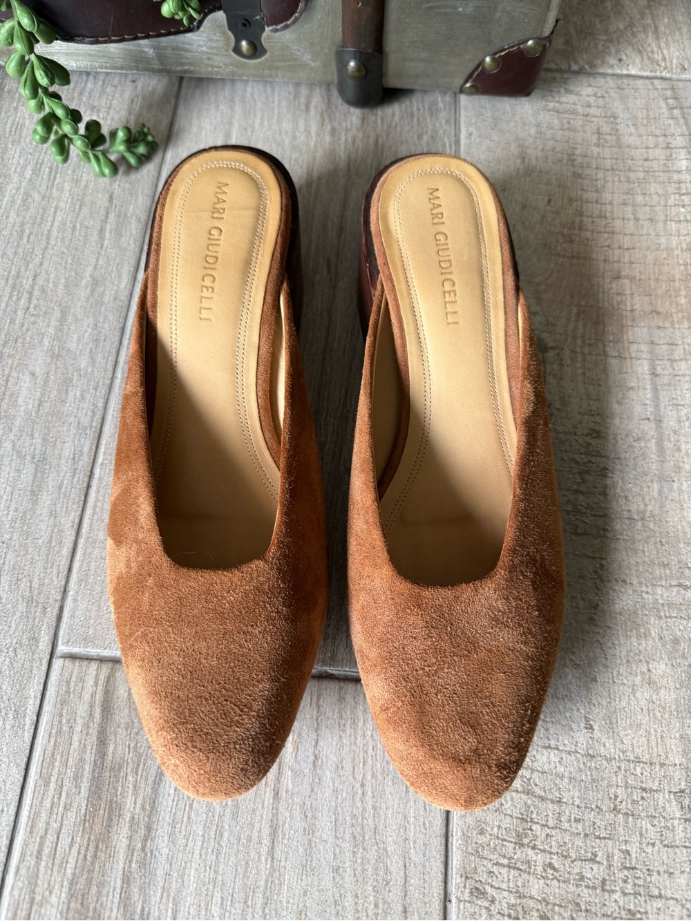 Mari Giudicelli Suede Mules‎ Brown  made in Brazil
